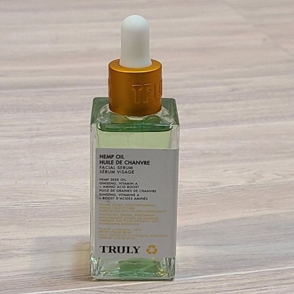Truly Hemp Oil Facial Serum 1.7 oz 50ml Ginseng Skin Care Moisturizer New